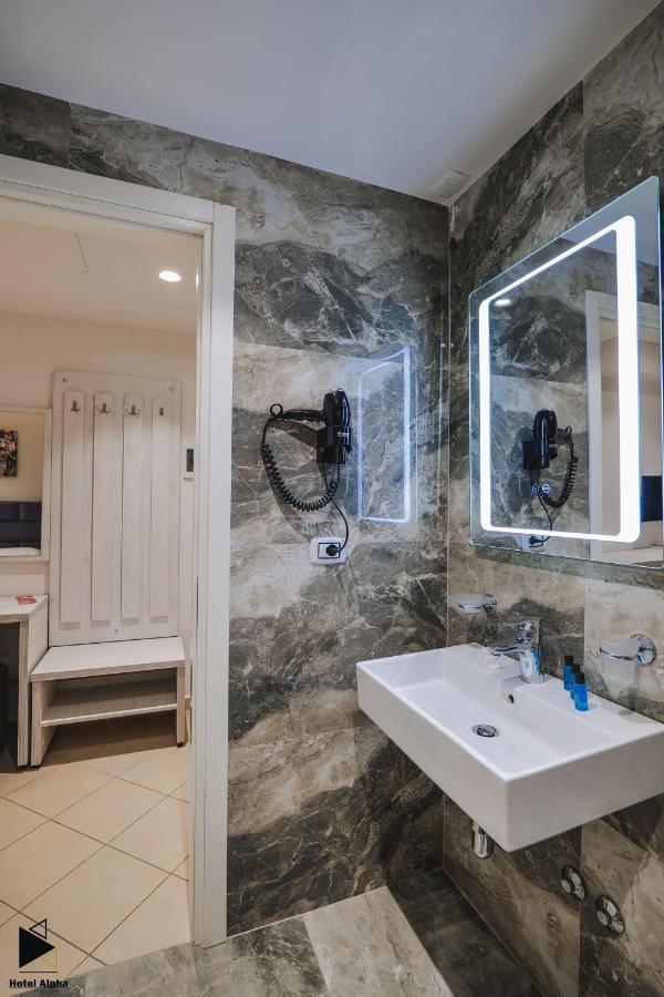 Hotel Alpha 3*